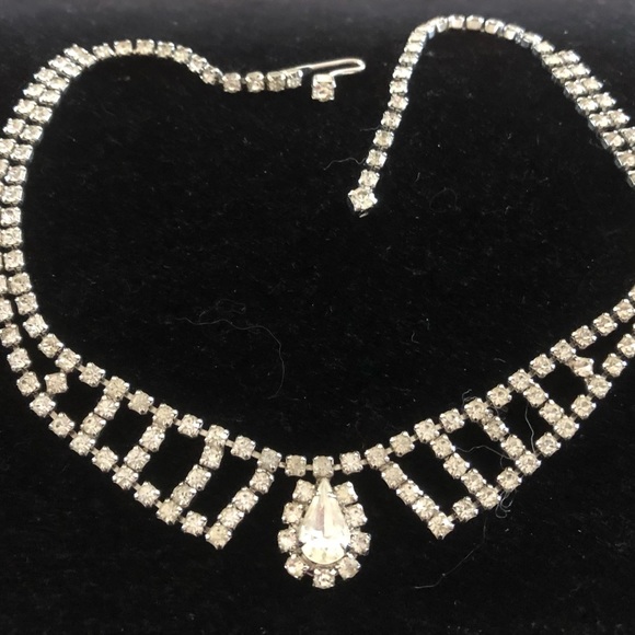 Vintage Kramer Silver Diamond Sparkly Necklace Pear Shaped Main Stone - Picture 8 of 12